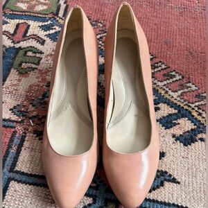 EUC Naturalizer pumps size 8.5
